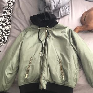 Green thick Forever 21 fashion puffer jacket